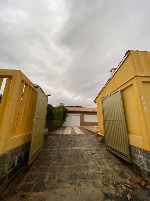 Casa A 5min Da Praia Maranduba *